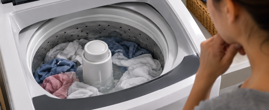 Máquina de lavar enche de água, mas não bate a roupa: causas e o que fazer